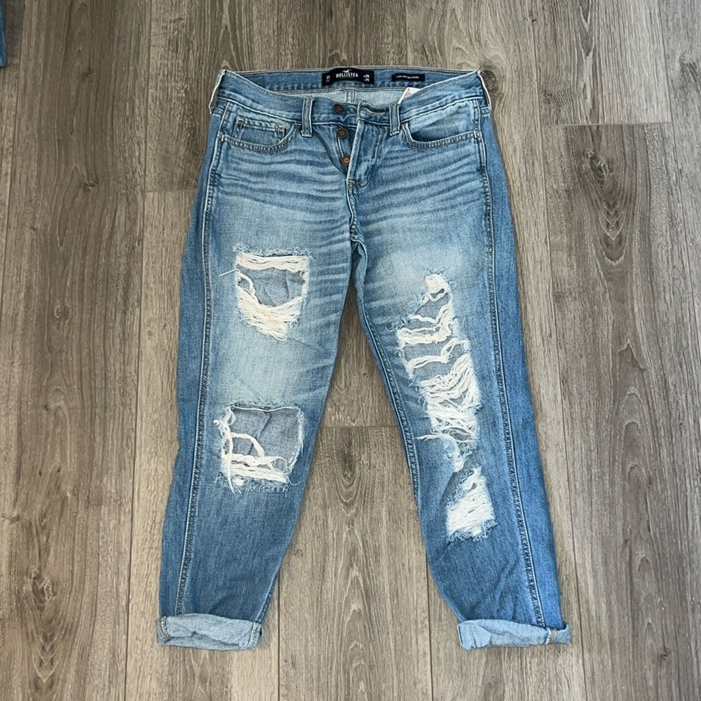 Hollister Low Rise Cropped Boyfriend Jeans